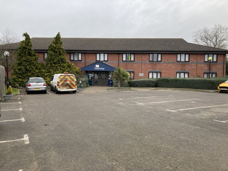 File:Travelodge Capel St Mary 2022.jpg