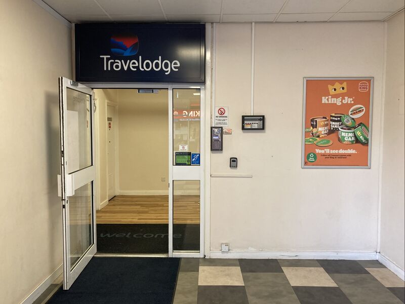 File:Travelodge entrance Cardiff West 2023.jpg