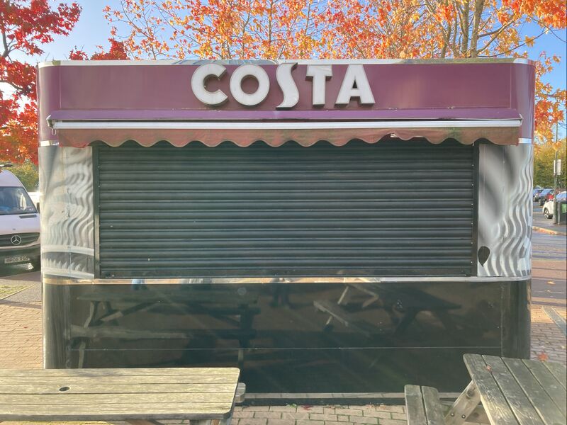 File:Costa kiosk Strensham North 2023.jpg