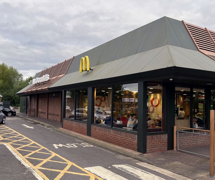File:Petersfield McDonalds 2025.jpg