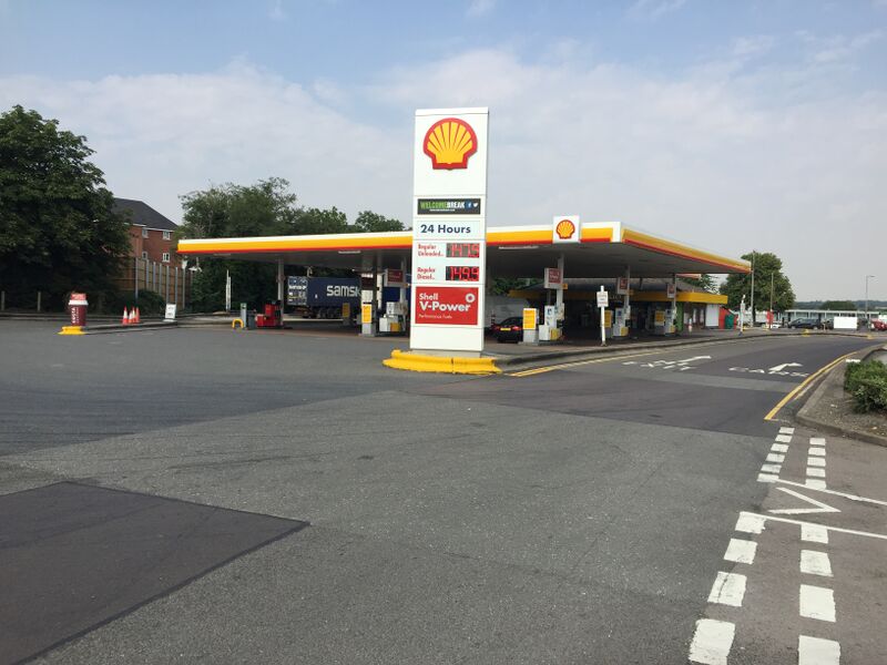 File:Newport Pagnell North Shell 2018.jpg