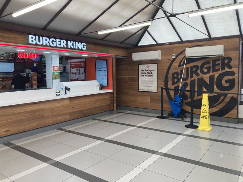 File:Burger King Sedgemoor North 2022.jpg